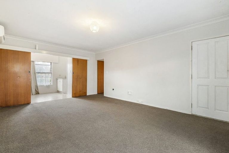 Photo of property in 11 Waitemata Road, Hauraki, Auckland, 0622