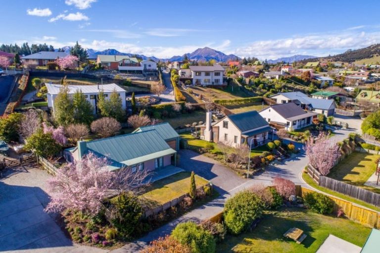 Photo of property in 94 Hedditch Street, Wanaka, 9305