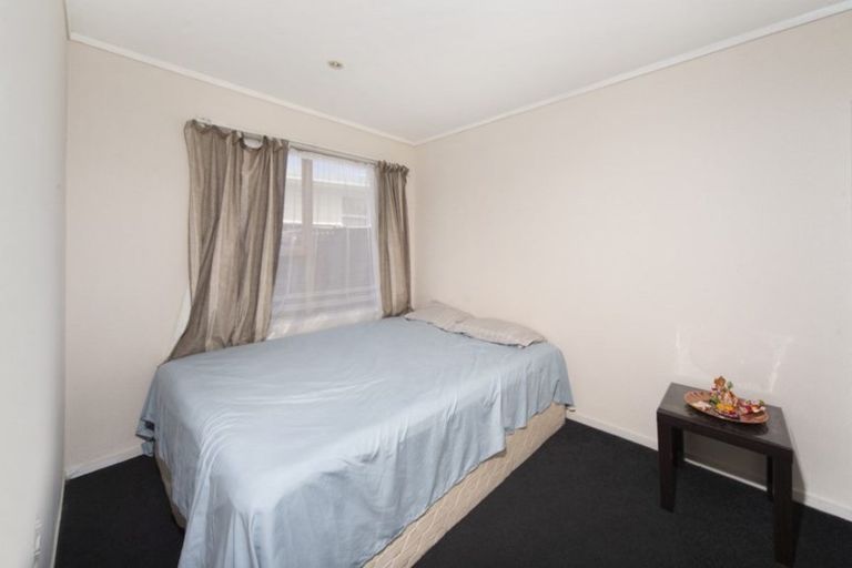Photo of property in 1/2 Pomelo Road, Te Atatu South, Auckland, 0610