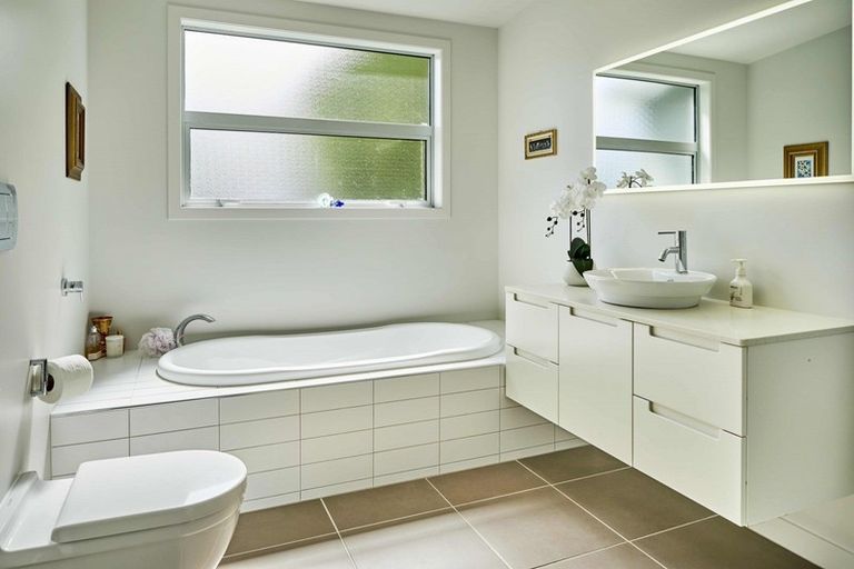 Photo of property in 14 Dornoch Place, Papakowhai, Porirua, 5024
