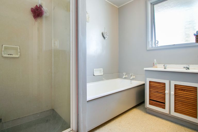 Photo of property in 68 Middle Road, Havelock North, 4130