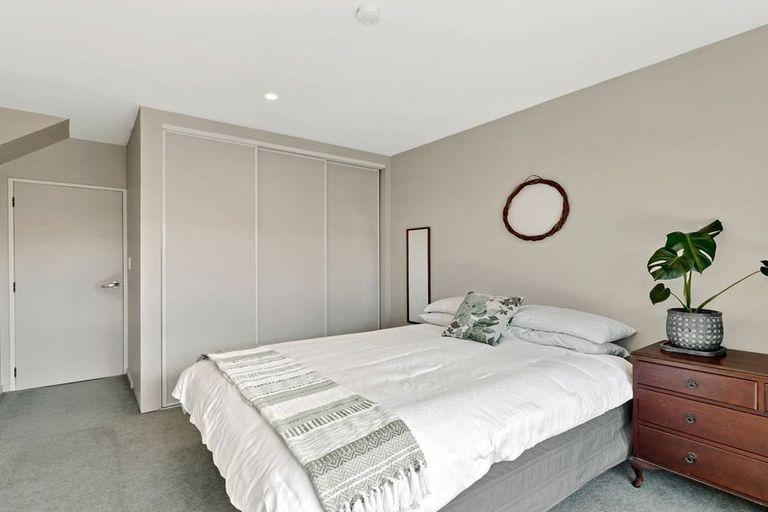 Photo of property in 8b Wyatt Place, Russley, Christchurch, 8042