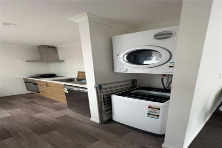 Photo of property in 2/28 Beatty Street, Melville, Hamilton, 3206