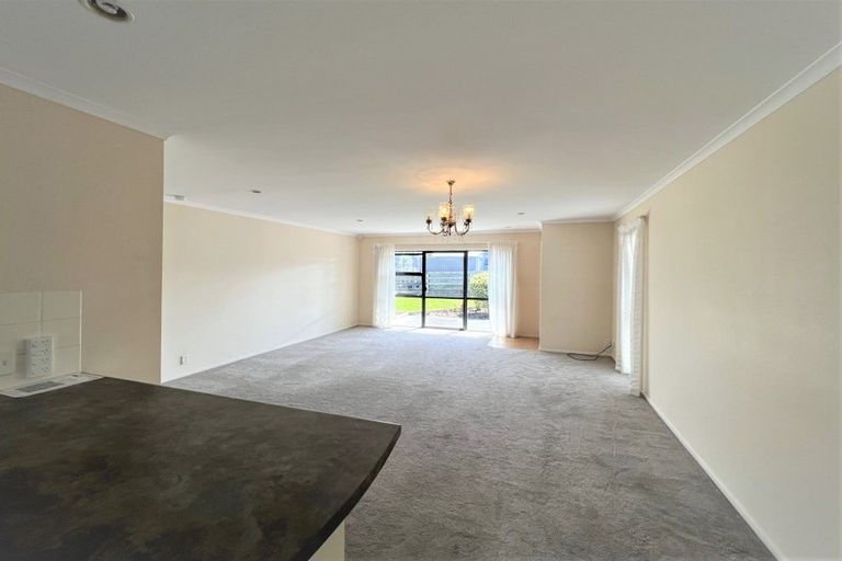Photo of property in 33a Minaret Drive, Bucklands Beach, Auckland, 2014