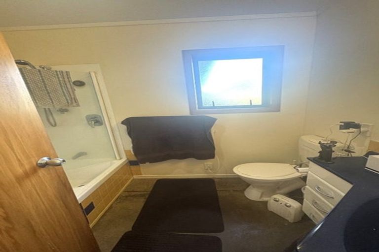 Photo of property in 55 Taioma Crescent, Te Atatu Peninsula, Auckland, 0610