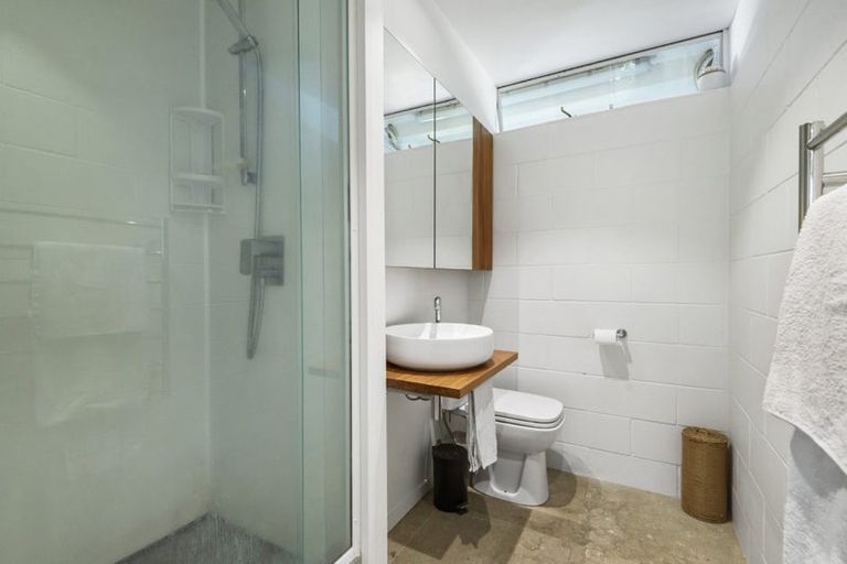 Photo of property in 15/73 Princes Street, Northcote Point, Auckland, 0627