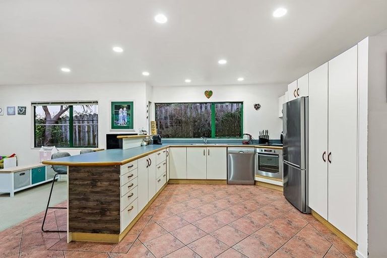 Photo of property in 151 Colwill Road, Massey, Auckland, 0614