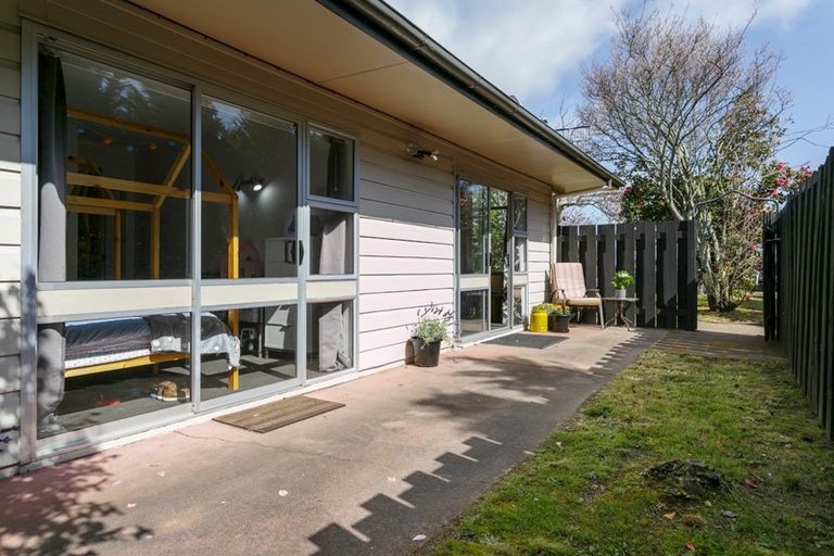 Photo of property in 4 Kereru Street, Two Mile Bay, Taupo, 3330