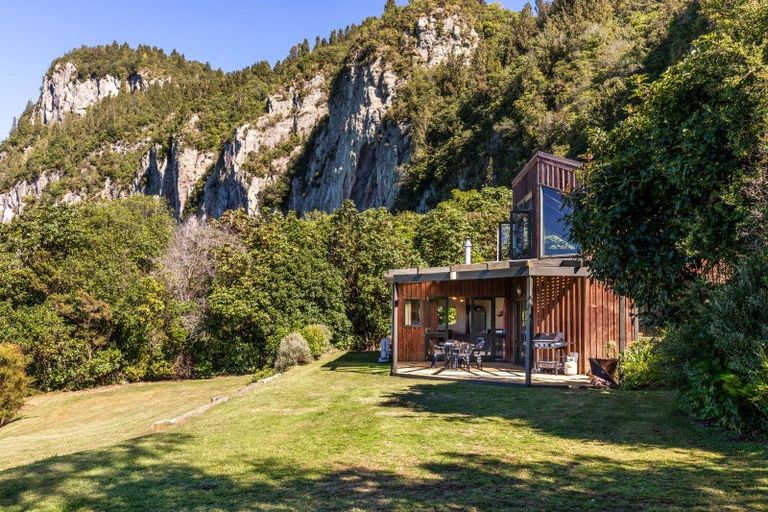 Photo of property in 39 Hinekapi Terrace, Kuratau, Turangi, 3381