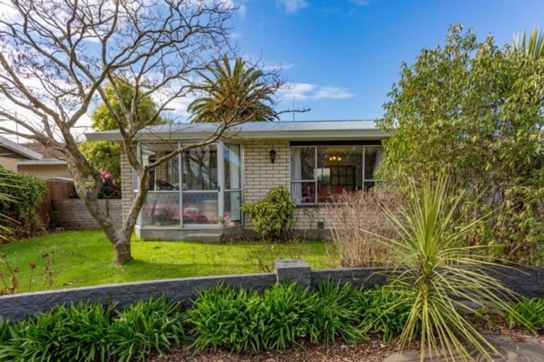 Photo of property in 21 Heaphy Place, Casebrook, Christchurch, 8051