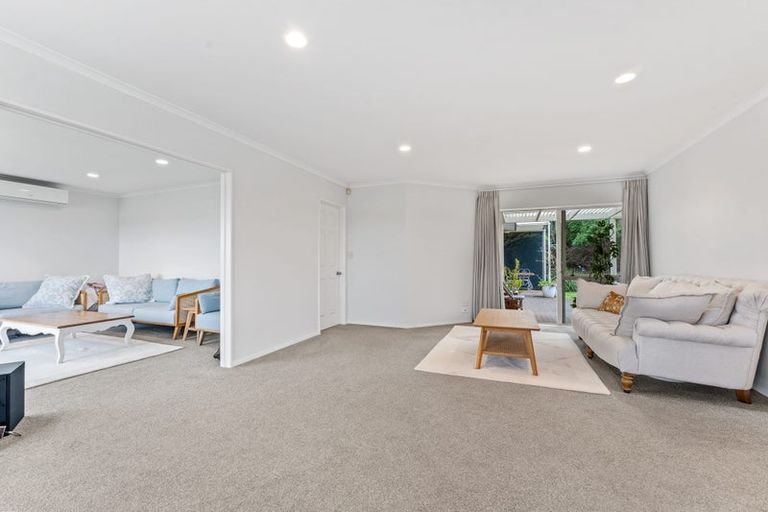 Photo of property in 44 Kath Hopper Drive, Orewa, 0931