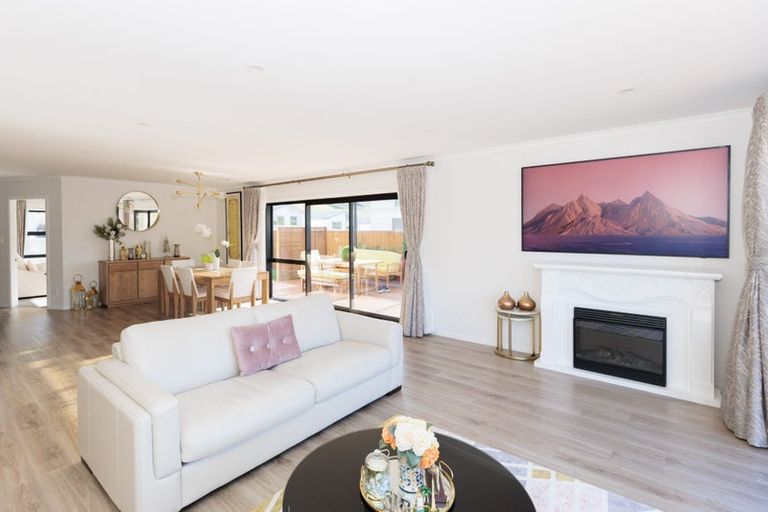 Photo of property in 150 Amesbury Drive, Churton Park, Wellington, 6037