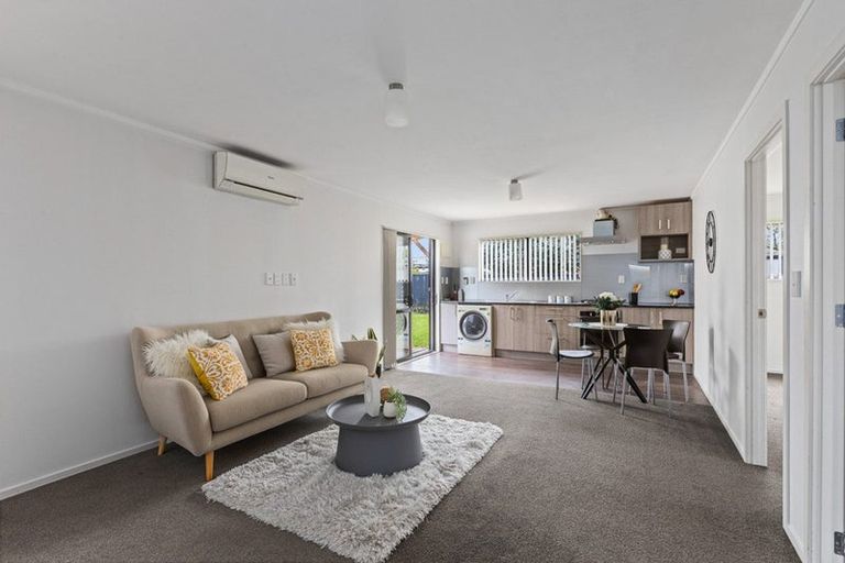 Photo of property in 29 Lavinia Crescent, Mangere East, Auckland, 2024