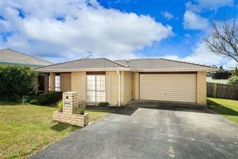 Photo of property in 4 Owl Court, Unsworth Heights, Auckland, 0632