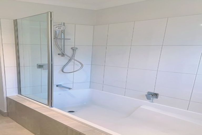 Photo of property in 16 Goh Place, Manurewa, Auckland, 2105