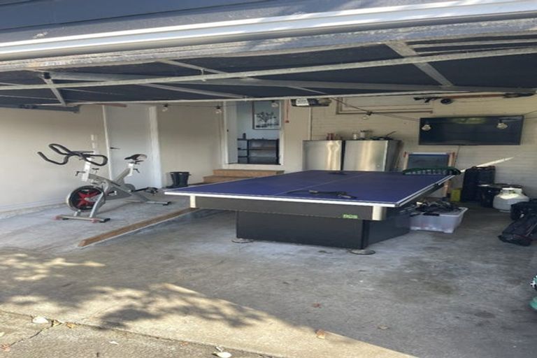 Photo of property in 8 Eskdale Road, Birkdale, Auckland, 0626