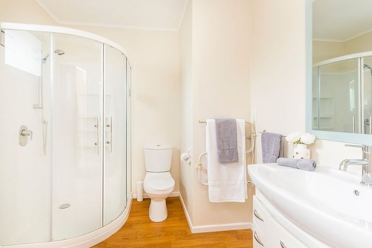 Photo of property in 169a Newlands Road, Newlands, Wellington, 6037