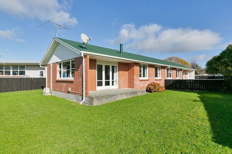 Photo of property in 2/7 Mitre Grove, Trentham, Upper Hutt, 5018