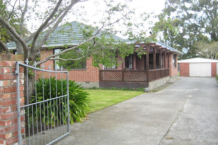 Photo of property in 87 Englefield Road, Northwood, Christchurch, 8051