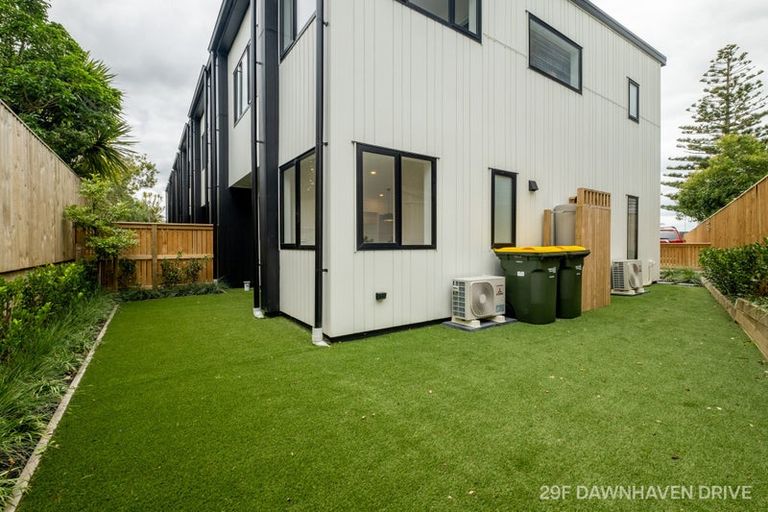 Photo of property in 27b Dawnhaven Drive, Te Atatu Peninsula, Auckland, 0610
