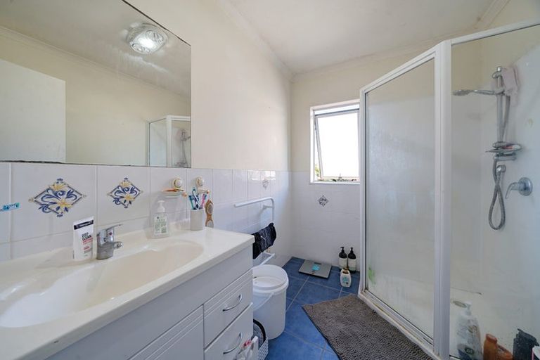 Photo of property in 15 Millstream Drive, Henderson, Auckland, 0610