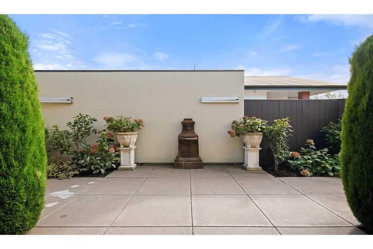 Photo of property in 2/10 Rata Street, Riccarton, Christchurch, 8041