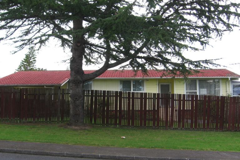 Photo of property in 1 Sunvue Road, Glen Eden, Auckland, 0602