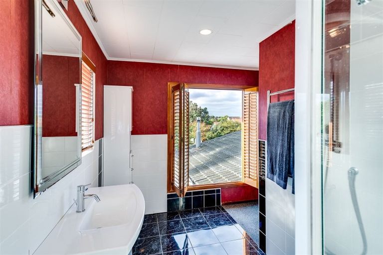 Photo of property in 24 Harpham Street, Taradale, Napier, 4112