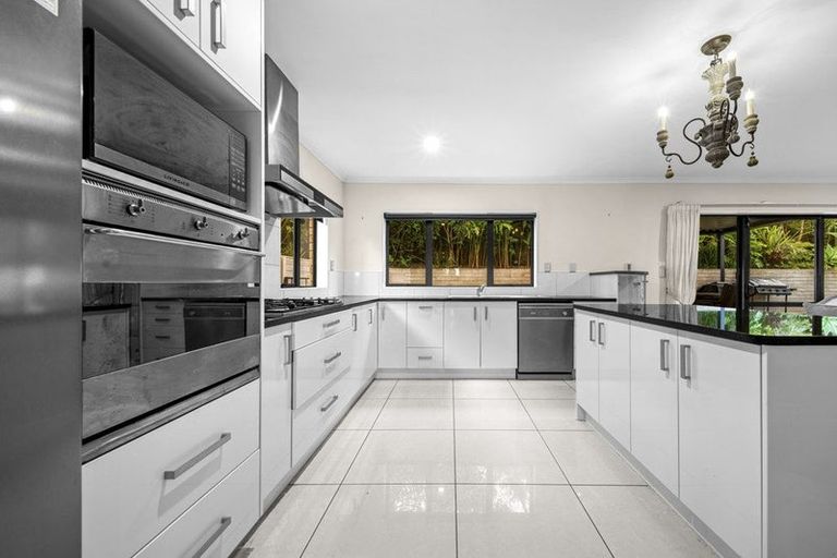 Photo of property in 1 Waldorf Crescent, Orewa, 0931