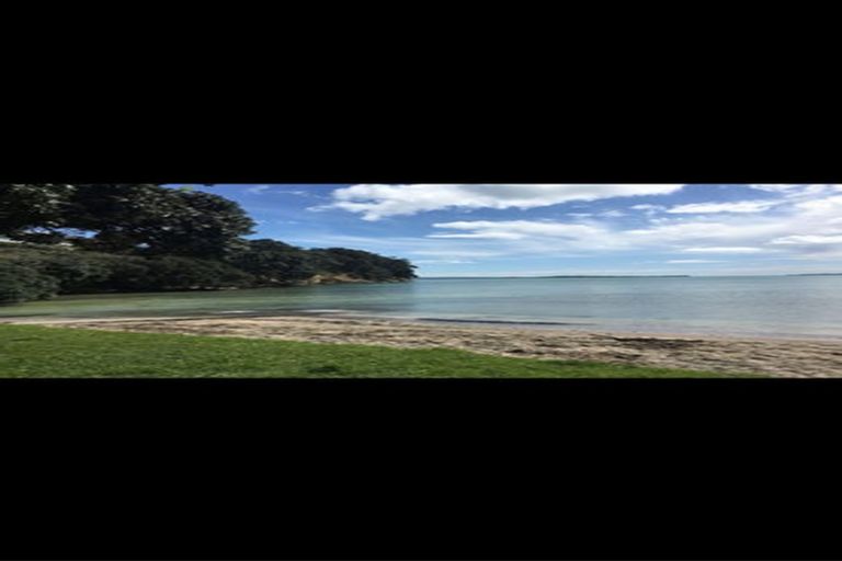 Photo of property in 67b Hutchinsons Road, Bucklands Beach, Auckland, 2014