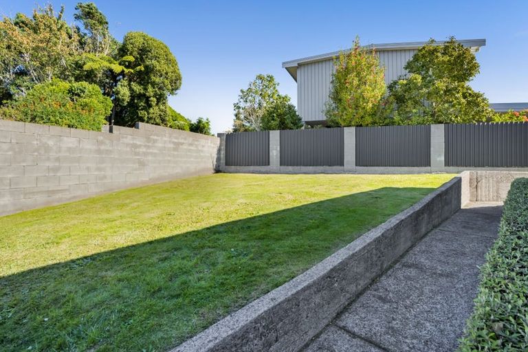 Photo of property in 40d Awanui Street, Merrilands, New Plymouth, 4312