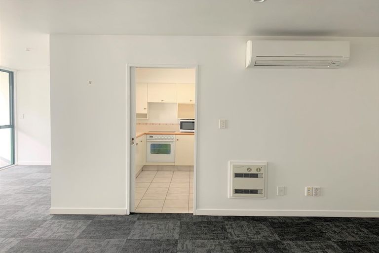 Photo of property in St James Courts, 3/77 Gloucester Street, Christchurch Central, Christchurch, 8013