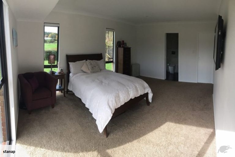 Photo of property in 255 Ararimu Valley Road, Helensville, Waimauku, 0882