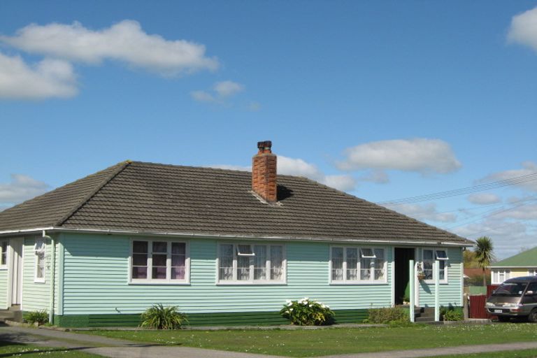 Photo of property in 17 Lyon Street, Marton, 4710
