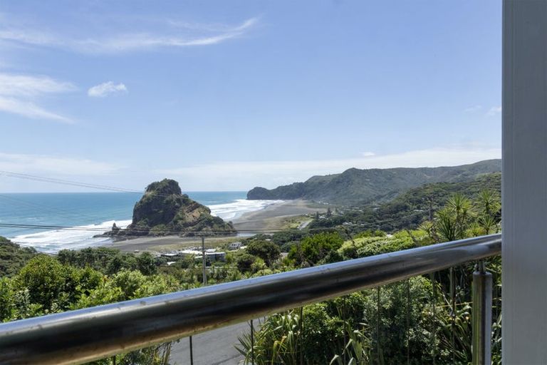Photo of property in 54 Rayner Road, Piha, 0772