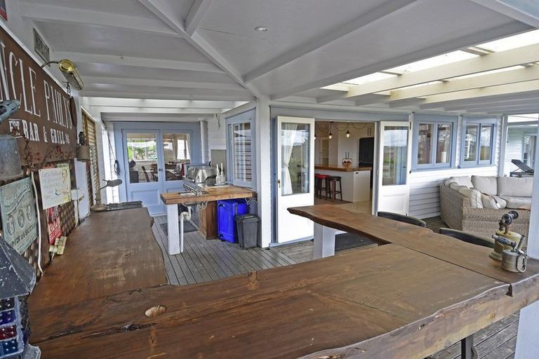 Photo of property in 956 Oneriri Road, Kaiwaka, 0573