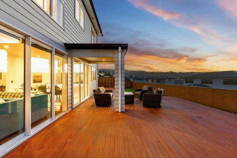 Photo of property in 3 Okataina Way, Aotea, Porirua, 5024