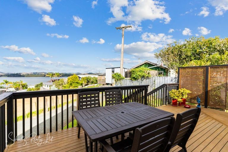 Photo of property in 38 Oxford Street, Whakapirau, Maungaturoto, 0583