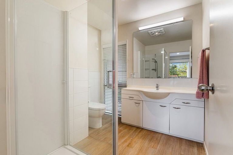 Photo of property in 37 Starlight Cove, Hobsonville, Auckland, 0618