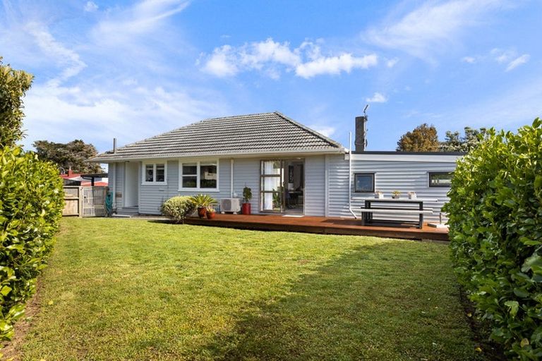 Photo of property in 27 Roby Street, Te Atatu Peninsula, Auckland, 0610