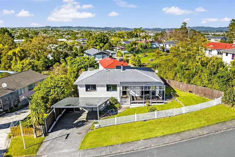 Photo of property in 3 Rehia Road, Massey, Auckland, 0614