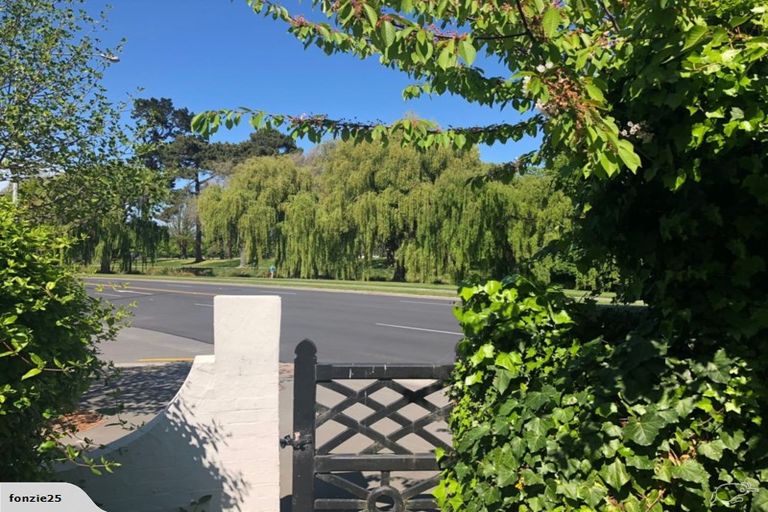 Photo of property in 112 Park Terrace, Christchurch Central, Christchurch, 8013