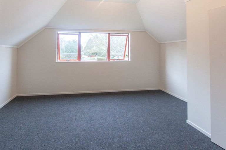 Photo of property in 2 Emmadale Lane, Hamilton East, Hamilton, 3216