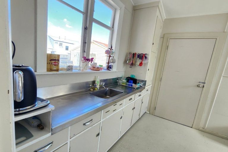 Photo of property in 24 Mcgiffert Street, Palmerston North, 4410