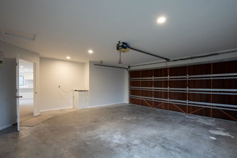 Photo of property in 12 Glastry Close, East Tamaki Heights, Auckland, 2016
