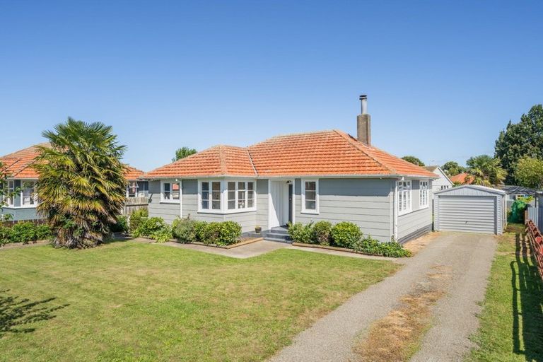 Photo of property in 27 Andrew Avenue, Roslyn, Palmerston North, 4414