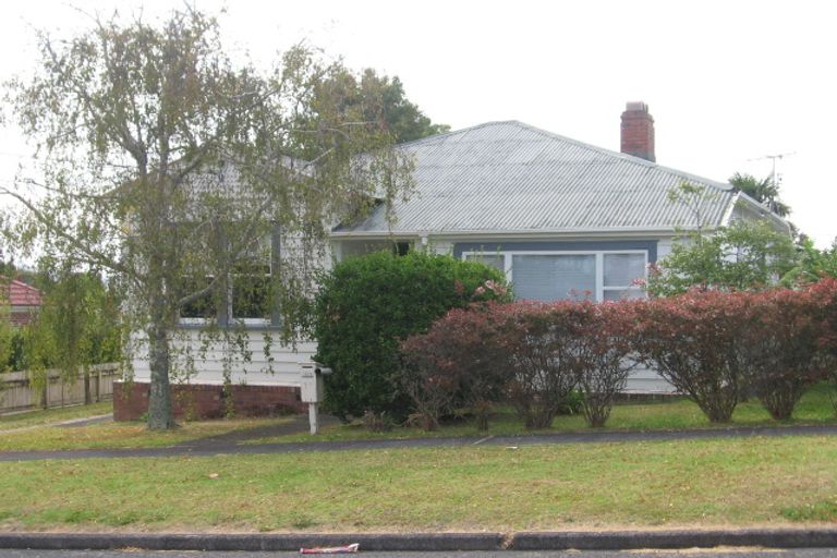 Photo of property in 109 Lynwood Road, New Lynn, Auckland, 0600