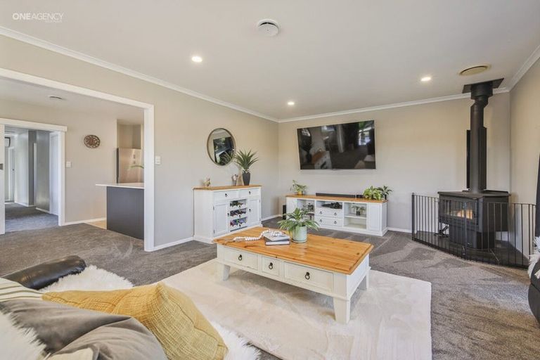 Photo of property in 8 Springmead Place, Hornby, Christchurch, 8042