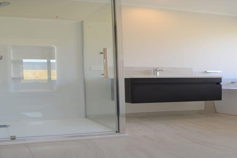 Photo of property in 8 Herring Place, Omokoroa, 3114