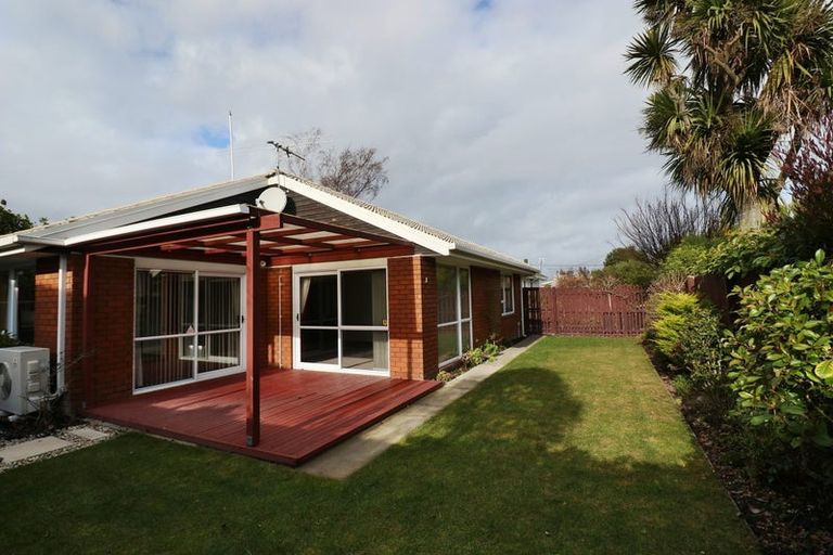 Photo of property in 1/51 Sturrocks Road, Redwood, Christchurch, 8051